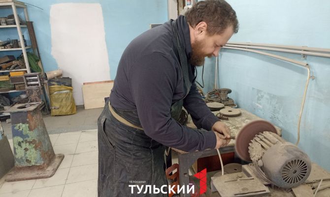 Мастер из Тулы восстановил армейский чайник времен Первой мировой войны