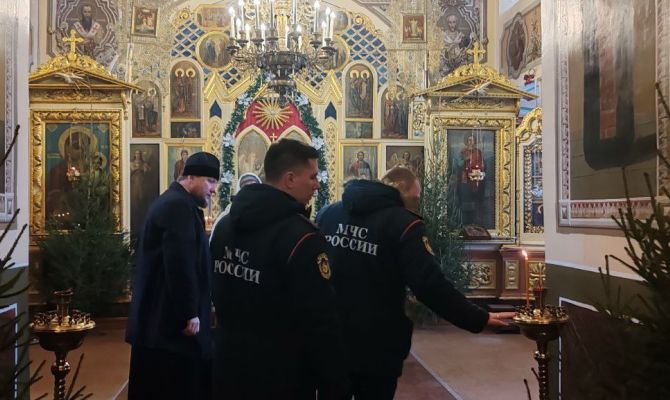 В Туле спасатели проверяют пожарную безопасность храмов и церквей перед Рождеством