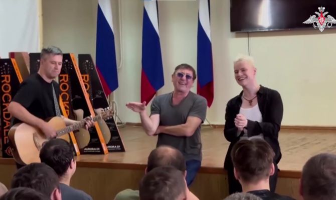 SHAMAN выступил в военном госпитале в Курске