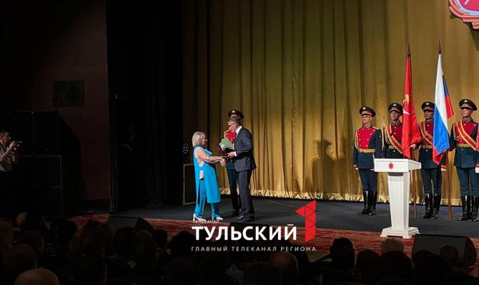 Дмитрий Миляев вручил Донскому почетный знак "Город воинской доблести"