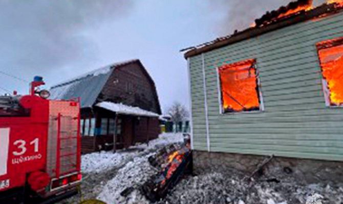 На улице Седова в Туле сгорел гараж