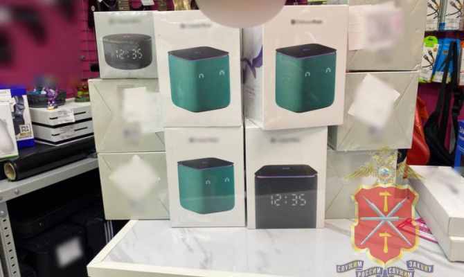 В Алексине четверо мужчин украли технику со склада