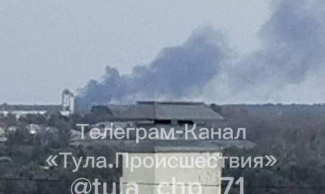 На Новомедвенском проезде в Туле загорелась трава