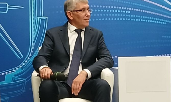 Дмитрий Миляев объяснил, как мотивировать молодежь работать в Тульской области