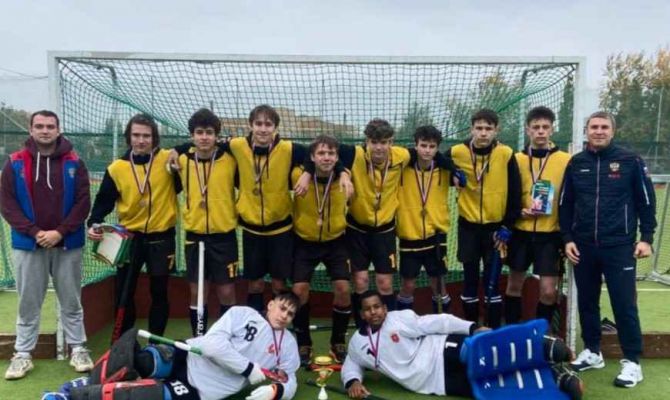 Тульские спортсмены стали лучшими на первенстве России по хоккею на траве 5х5