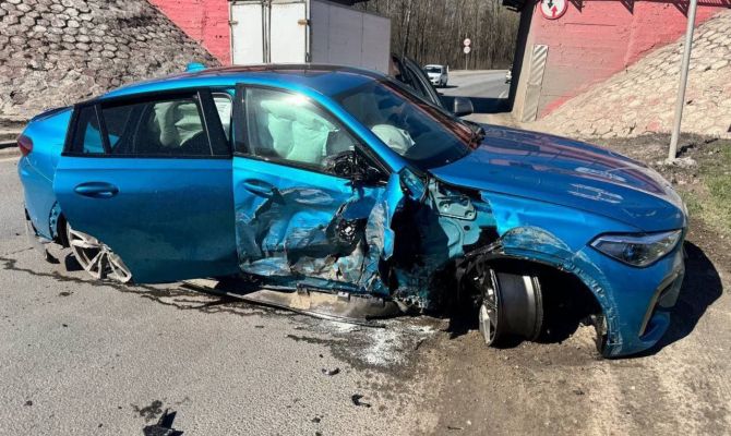 Тулячка на "БМВ" устроила ДТП перед Красными воротами