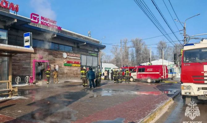 Названа предварительная причина пожара в магазине в Туле