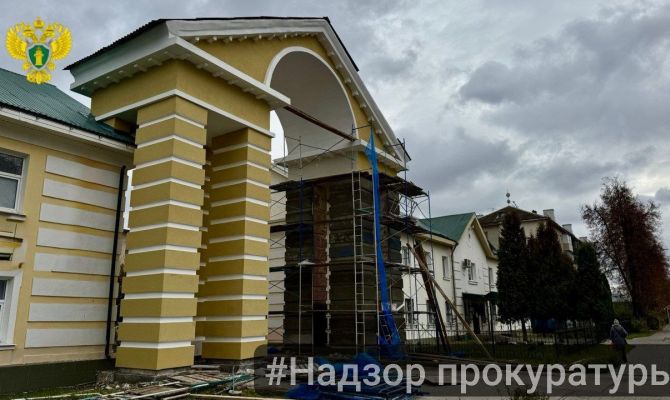Глава Новомосковска получил представление прокуратуры из-за «триумфальной» арки