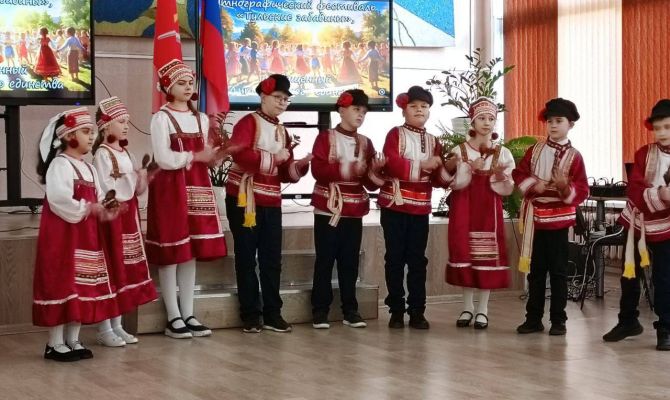 Юные туляки оживили древние традиции на этнофестивале «Забавины»