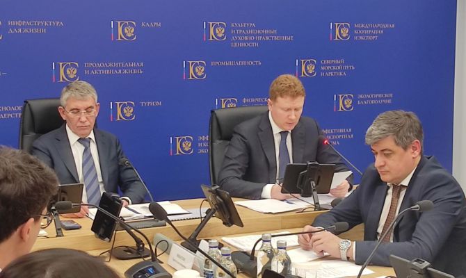 Дмитрия Миляева поблагодарили за работу на посту председателя комиссии Госсовета