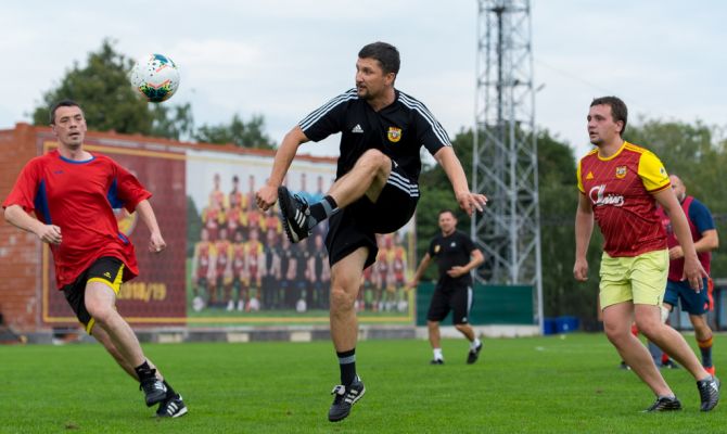 Товарищеский матч между  руководством ПФК «Арсенал» и болельщиками прошел в Туле