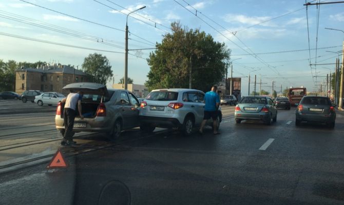 Из-за аварии на Пролетарском мосту пол-Тулы стоит в пробках