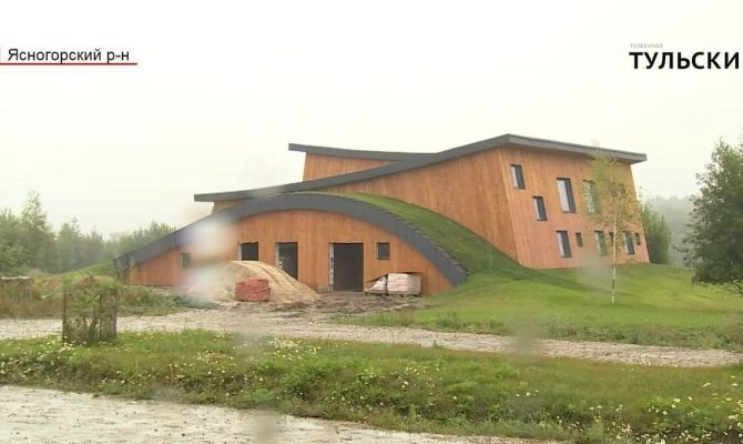 В Ясногорском районе туристам предлагают жить в домах-коровах и гостиницах-теплицах. РЕПОРТАЖ