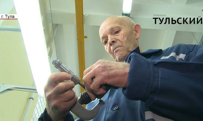 Токарь «Тулаточмаша» встречает 85-летний юбилей на трудовом посту. РЕПОРТАЖ