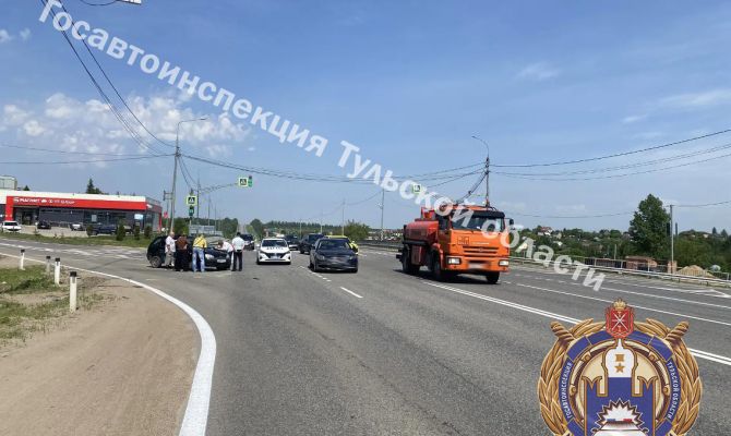 Под Тулой пенсионер на "Ладе" протаранил "Мерседес"