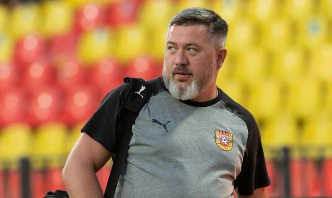 Врач тульского "Арсенала" спас двух пассажиров самолета "Москва - Хабаровск"