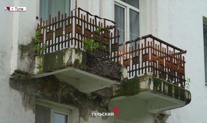 Для жителей Косой Горы выход на балкон превратился в экстремальный аттракцион