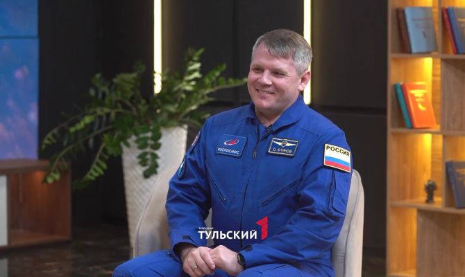 Больше года в изоляции: в каких испытаниях участвуют космонавты