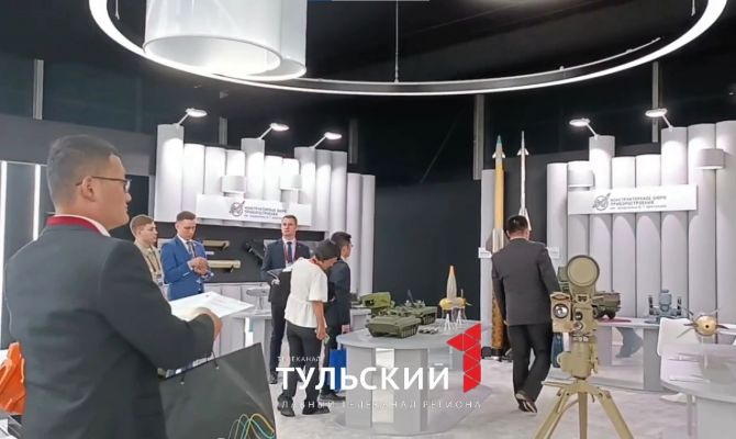 Китайская делегация посетила стенд Тульской области на форуме "Армия - 2023"