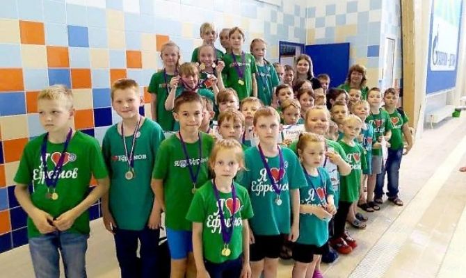 Ефремовские спортсмены приняли участие в закрытии плавательного сезона