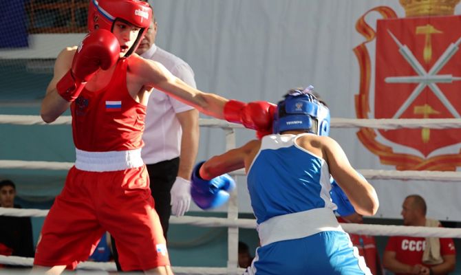 В Туле стартовал Межрегиональный турнир по боксу класса «Б» памяти Романа Жабарова
