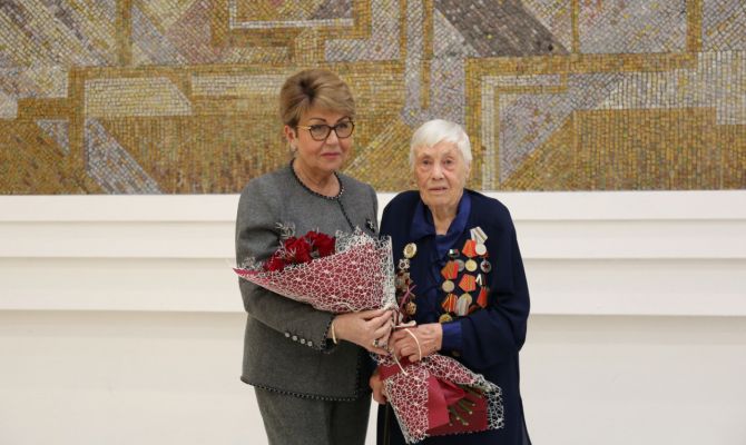 В Болгарии отметили 100-летие фронтовой медсестры из Тульской области