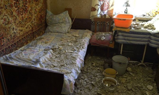 В Туле в квартире инвалида обвалился потолок