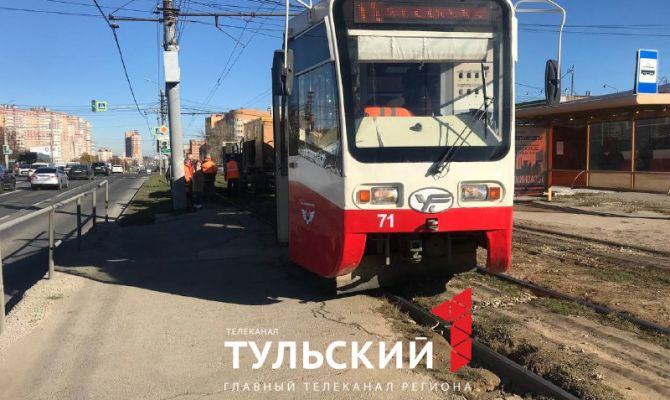 В Туле на проспекте Ленина трамвай сошел с рельсов