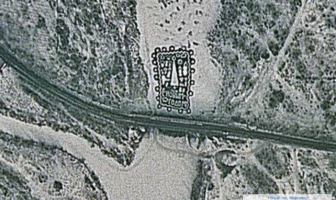 Нарисованную россиянином "новогоднюю открытку" видно из космоса