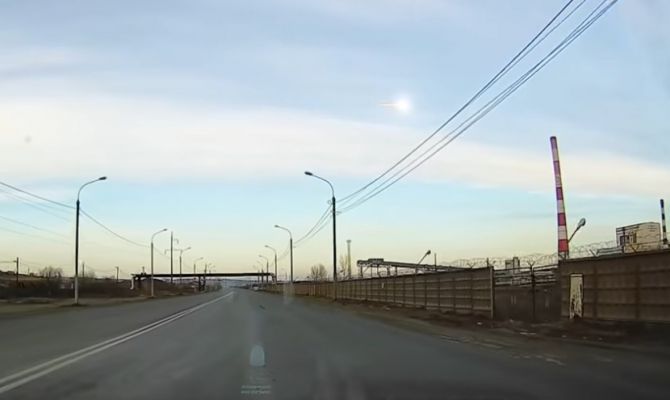  Над Россией пролетел метеорит