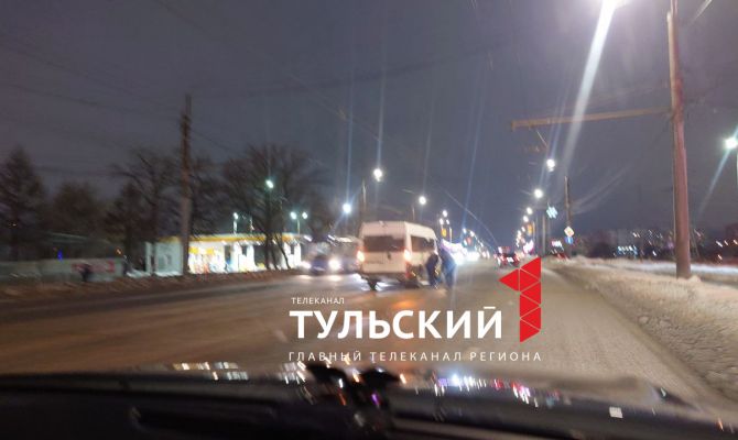 Из-за ДТП с маршруткой на Пролетарском мосту в Туле перекрыто движение трамваев