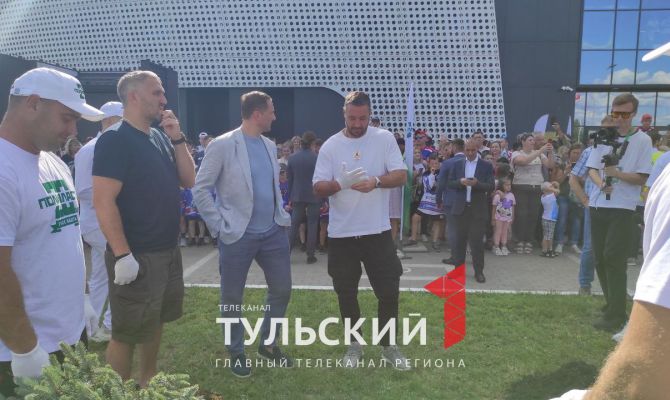 Легенды мирового хоккея приехали в Тулу на товарищеский матч «против «Полипласта»