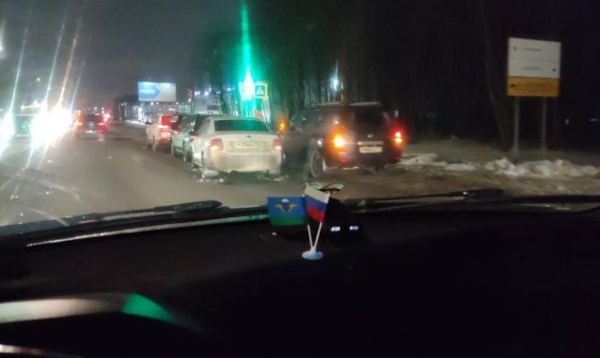 На Новомосковском шоссе в Туле случилось массовое ДТП: столкнулись сразу 4 машины