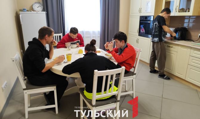Как в Туле инвалидам помогают адаптироваться к обычной жизни