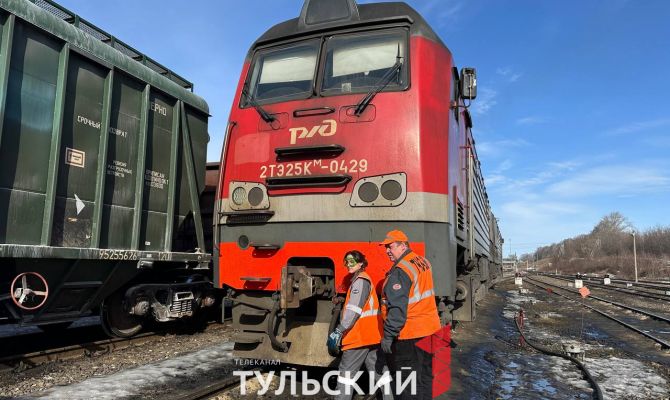 Тулячки стали первыми в России помощниками машиниста тепловоза
