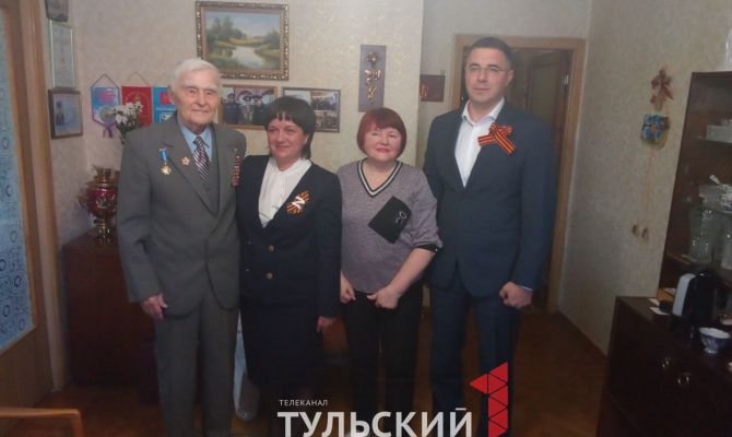 Тульского ветерана поздравили c наступающим Днём Победы