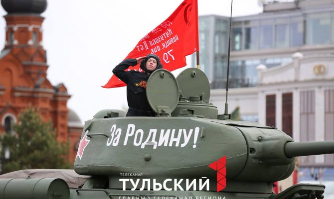 В Туле прошел Парад Победы: фоторепортаж