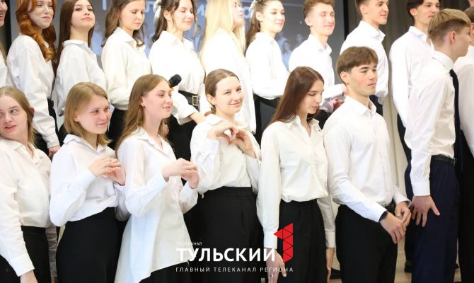 Для тульских школьников прозвучал последний звонок: фоторепортаж