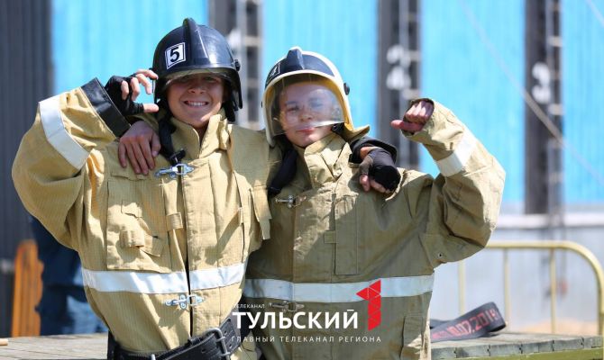 Тульские студенты попробовали себя в роли пожарных