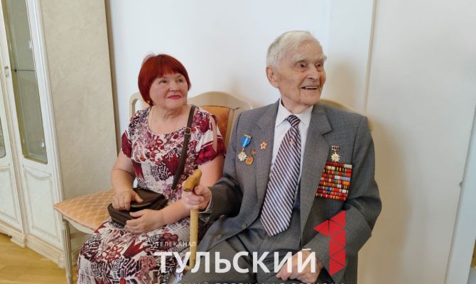 В Туле ветерана Великой Отечественной войны поздравили со 100-летним юбилеем
