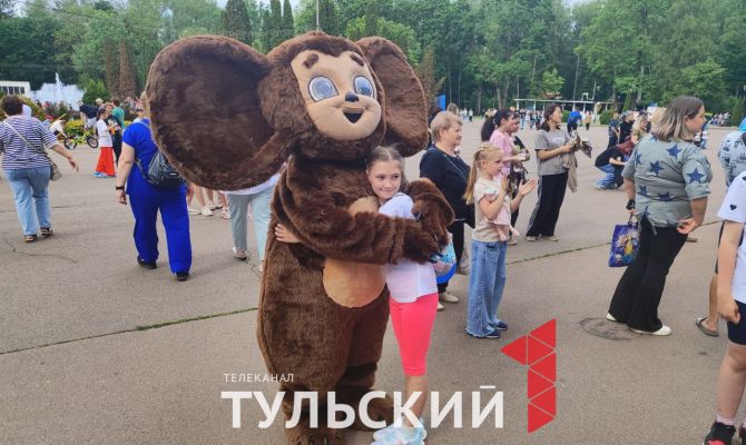 В Центральном парке Тулы исполнили каверы на Диму Билана и показали выступление джигитов