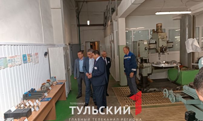 Сотрудники машиностроительного завода в Донском пообщались с Дмитрием Миляевым