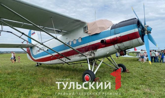 Туляки совершили полет на парапланах и аэростатах