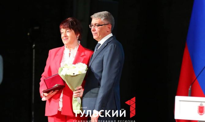 Губернатор Дмитрий Миляев наградил лучших учителей Тульской области