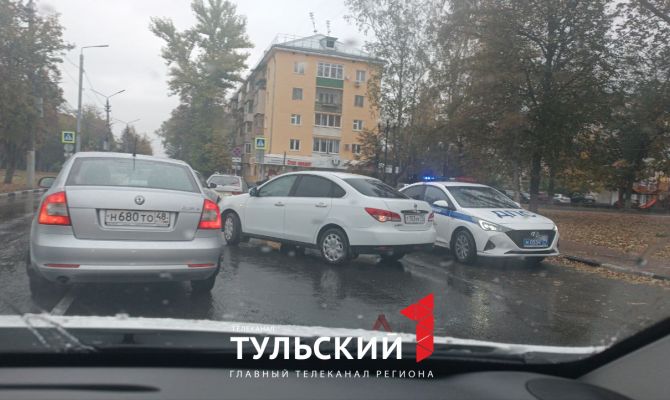 На улице Фридриха Энгельса в Туле произошло ДТП