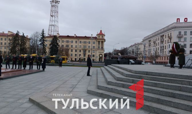 Дмитрий Миляев возложил цветы к монументу Победы в Минске