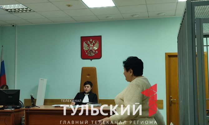 Тулячка отсудила у оптики 600 тысяч рублей за падение на скользких ступенях