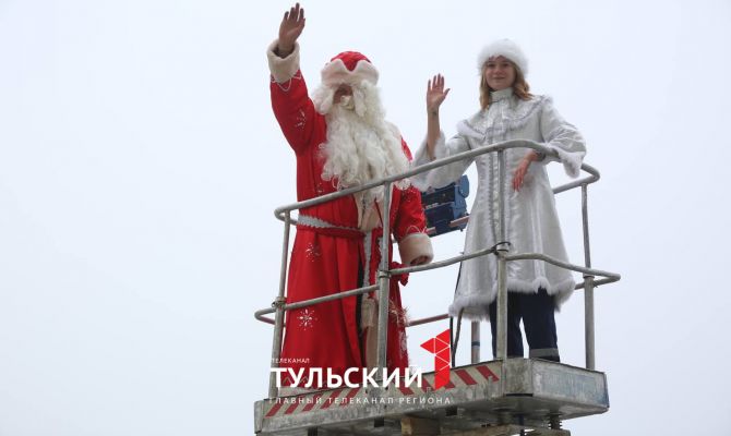 В Туле десант Дедов Морозов высадился в больнице для детей