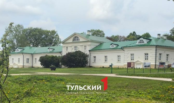 Как Толстые превратили яблоневый сад в доходный бизнес