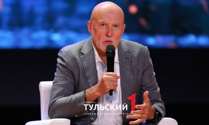 Игорь Матвиенко в Туле сыграл на старинном рояле и рассказал о создании этно-оперы "Князь Владимир"